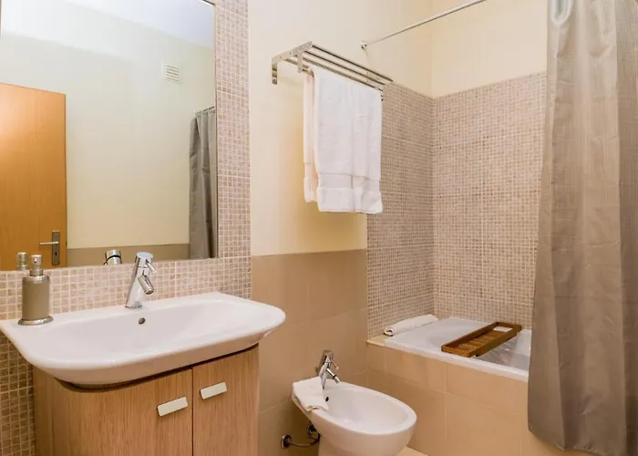 New !! Two Bedroom - Banda Musical